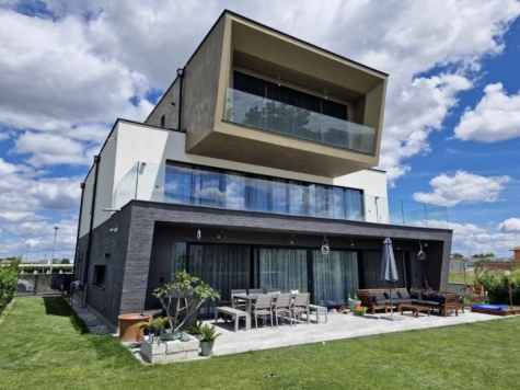 Energieeffiziente, supercoole Architekten-Villa mit exklusiver Ausstattung am Wiener Stadtrand, 2201 Gerasdorf bei Wien, Villa